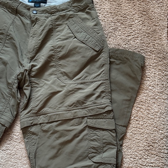 Eastern Mountain Sports Women’s Olive Convertible Cargo Pants - Picture 4 of 10